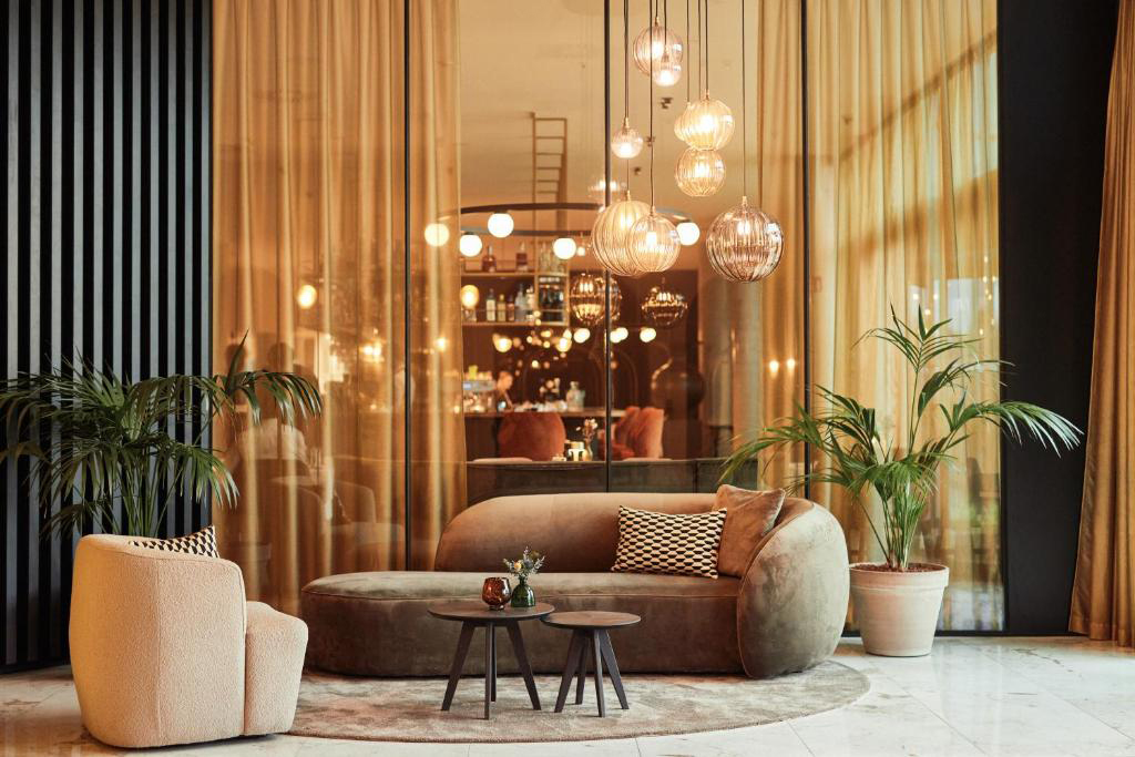 Les meilleurs hôtels à Gand ou Gent en Belgique : Design moderne du lobby au Van Der Valk Gent