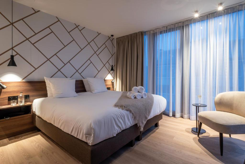 Les meilleurs hôtels à Gand ou Gent en Belgique : Grande chambre design au One Two Four Hotel & Spa